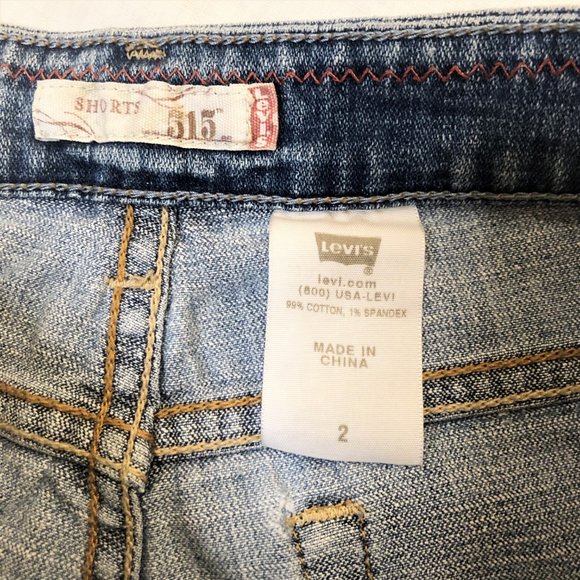 VINTAGE Levi’s 515 | Women’s Size 2 | Bermuda Shorts Medium Wash - Picture 4 of 6